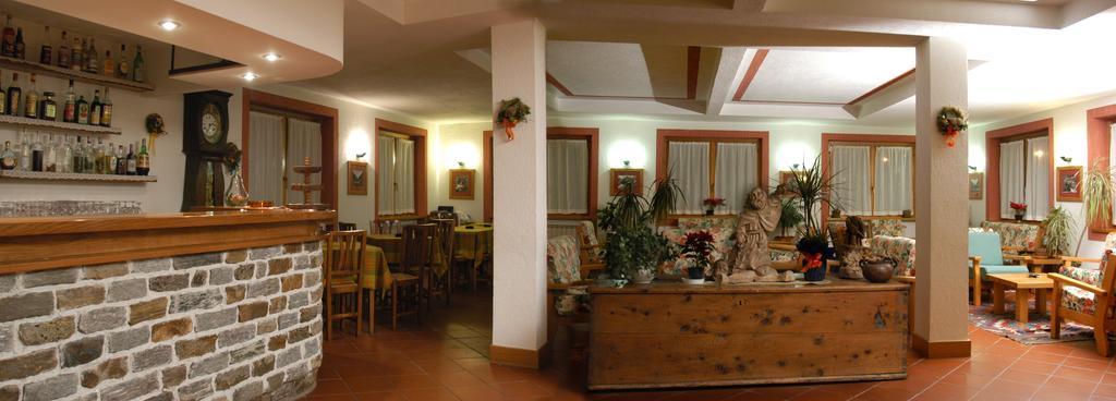 Petit Hotel กอนเญ ภายนอก รูปภาพ