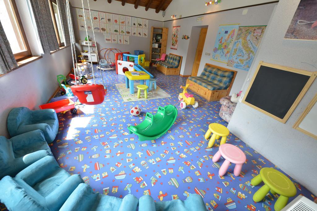 Petit Hotel กอนเญ ภายนอก รูปภาพ