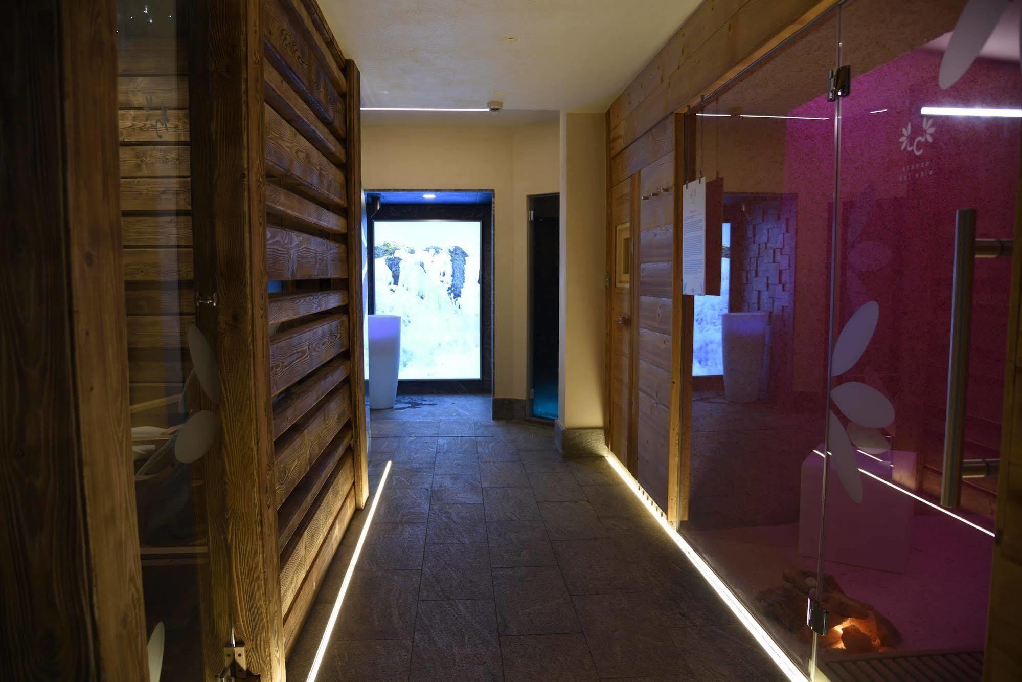 Petit Hotel กอนเญ ภายนอก รูปภาพ